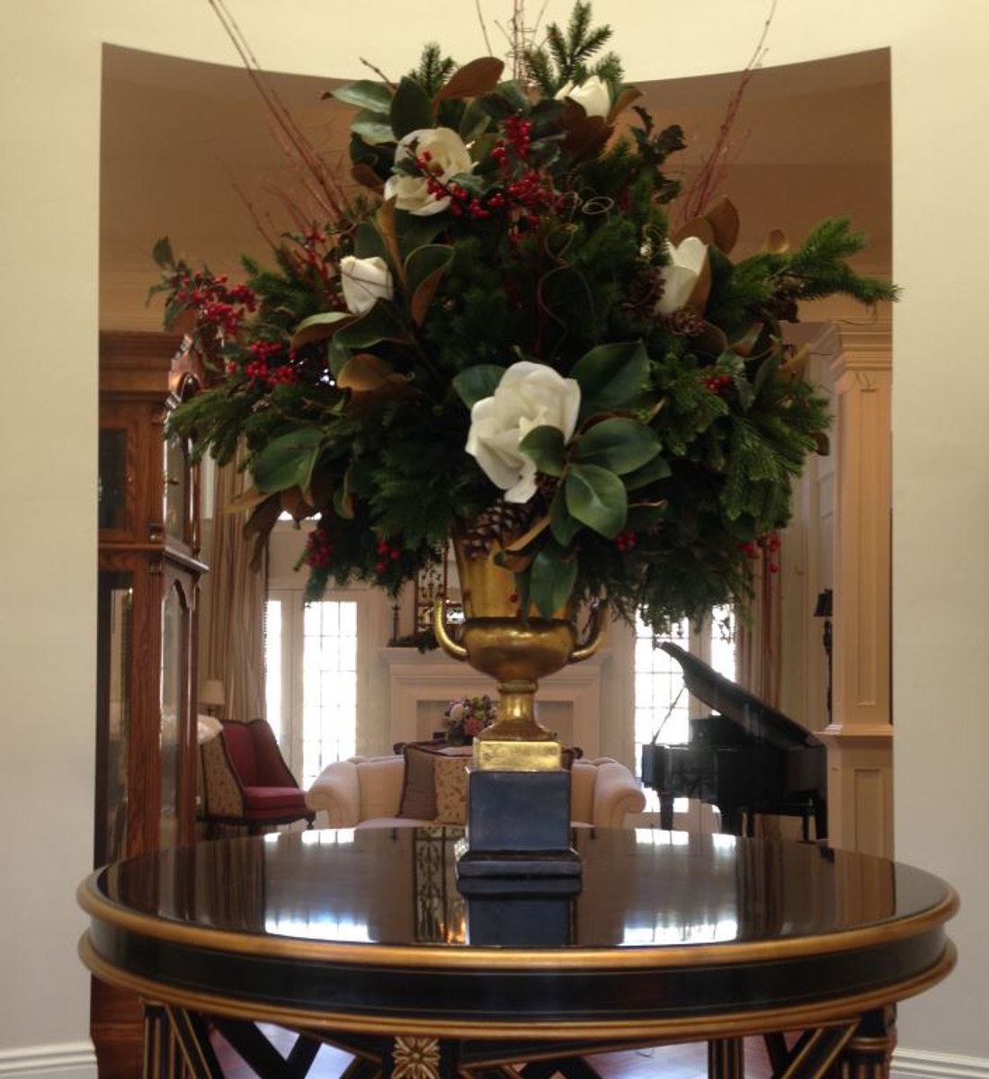 VACC Center Table Holiday Decorating AFTER