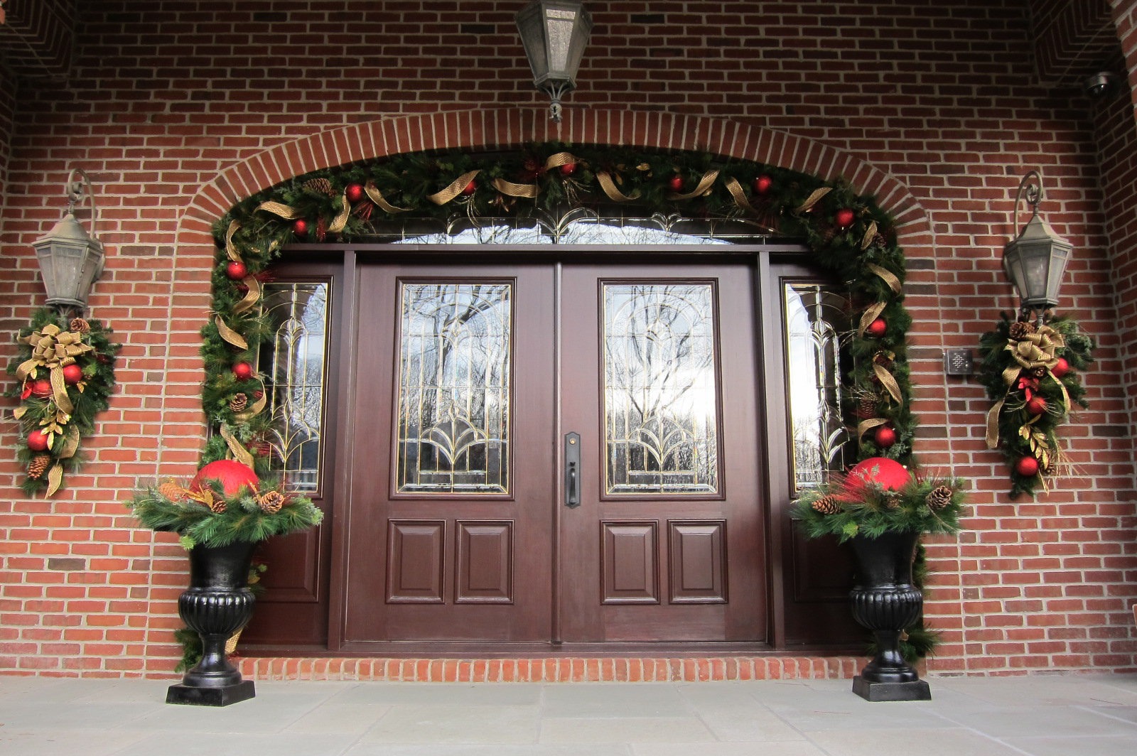 VACC Door Holiday Decorating AFTER